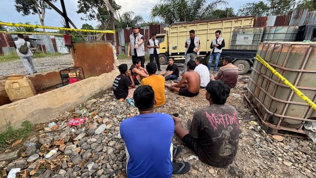 Bongkar Mafia BBM Subsidi "Kencing di Jalan", 12 Orang Ditangkap Polisi Bongkar Mafia BBM Subsidi "Kencing di Jalan", 12 Orang Ditangkap Polisi