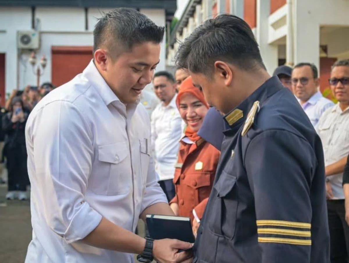 Terungkap! Ini Alasan Seskab Teddy Diangkat Jadi Duta Sekolah Rakyat Terungkap! Ini Alasan Seskab Teddy Diangkat Jadi Duta Sekolah Rakyat