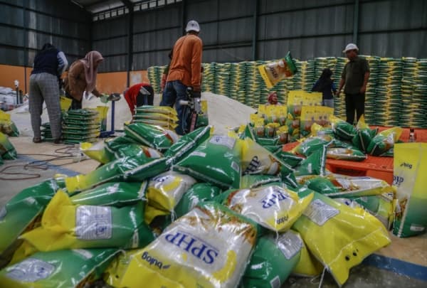 Harga Plastik Naik, Distribusi Beras SPHP Pakai Stok Kemasan Lama Harga Plastik Naik, Distribusi Beras SPHP Pakai Stok Kemasan Lama