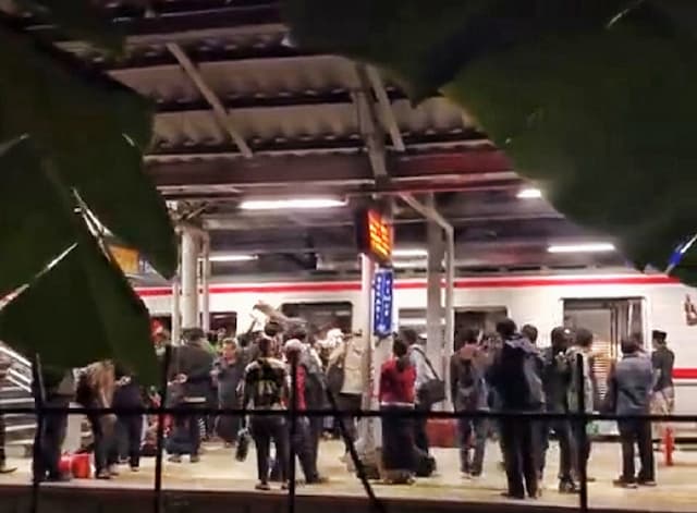 Kronologi Tabrakan KRL dan KA Argo Bromo di Bekasi Timur Kronologi Tabrakan KRL dan KA Argo Bromo di Bekasi Timur