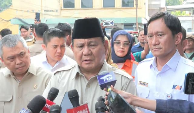 Prabowo Prihatin Atas Musibah Tabrakan Kereta Api di Bekasi Timur Prabowo Prihatin Atas Musibah Tabrakan Kereta Api di Bekasi Timur
