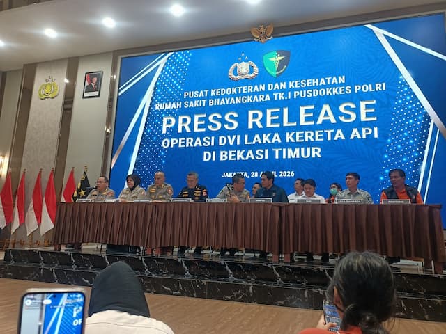 10 Jenazah Korban Kecelakaan Kereta di Bekasi Berhasil Diidentifikasi 10 Jenazah Korban Kecelakaan Kereta di Bekasi Berhasil Diidentifikasi