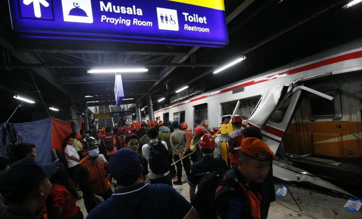 Kisah Haru Afna Regita, Korban Selamat Kecelakaan Kereta di Bekasi Kisah Haru Afna Regita, Korban Selamat Kecelakaan Kereta di Bekasi