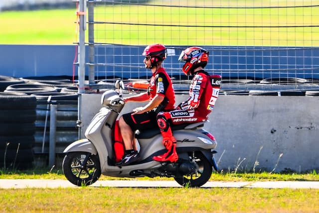 Marc Marquez Malah Santai Usai Kecelakaan Fatal di Sprint Race MotoGP Prancis 2026, Kenapa? Marc Marquez Malah Santai Usai Kecelakaan Fatal di Sprint Race MotoGP Prancis 2026, Kenapa?