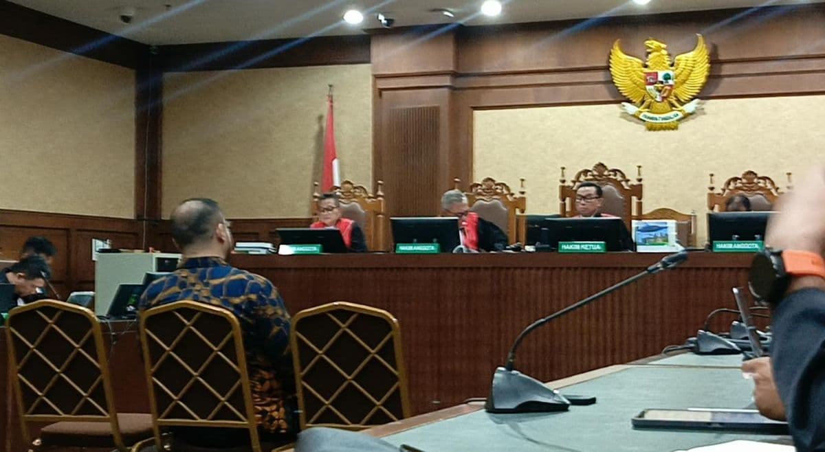 Breaking News! Ibrahim Arief Divonis 4 Tahun Penjara di Kasus Korupsi Chromebook Breaking News! Ibrahim Arief Divonis 4 Tahun Penjara di Kasus Korupsi Chromebook