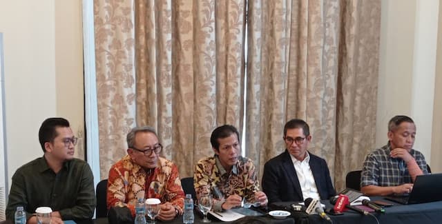 Hamdan Zoelva Ungkap Kejanggalan Sidang Banding Kerry Adrianto Anak Riza Chalid Hamdan Zoelva Ungkap Kejanggalan Sidang Banding Kerry Adrianto Anak Riza Chalid
