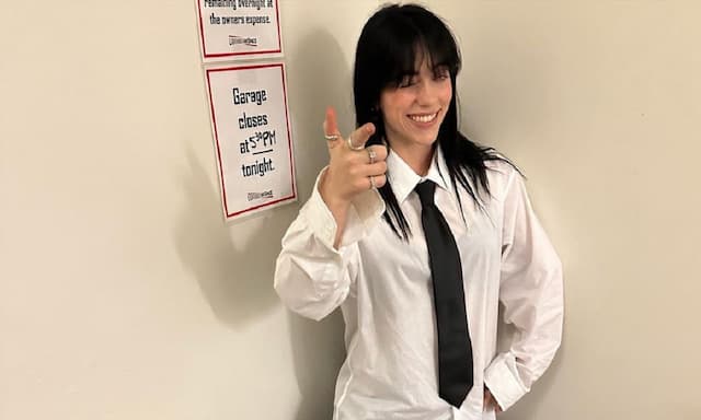 Reaksi Kocak Billie Eilish Dipanggil Teteh Elis oleh Fans Indonesia Reaksi Kocak Billie Eilish Dipanggil Teteh Elis oleh Fans Indonesia