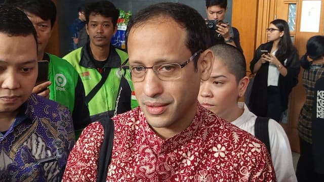 Nadiem Tiba di PN Jakarta Pusat Jelang Pembacaan Tuntutan Nadiem Tiba di PN Jakarta Pusat Jelang Pembacaan Tuntutan