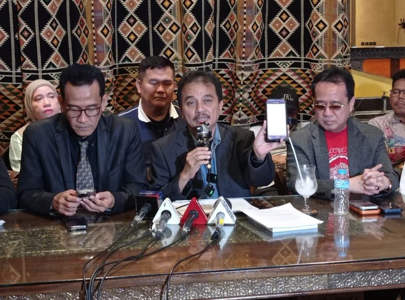 9 Jenderal Purnawirawan Gugat Polda Metro, Refly Harun: Peluang P21 Kasus Ijazah Jokowi Tipis! 9 Jenderal Purnawirawan Gugat Polda Metro, Refly Harun: Peluang P21 Kasus Ijazah Jokowi Tipis!