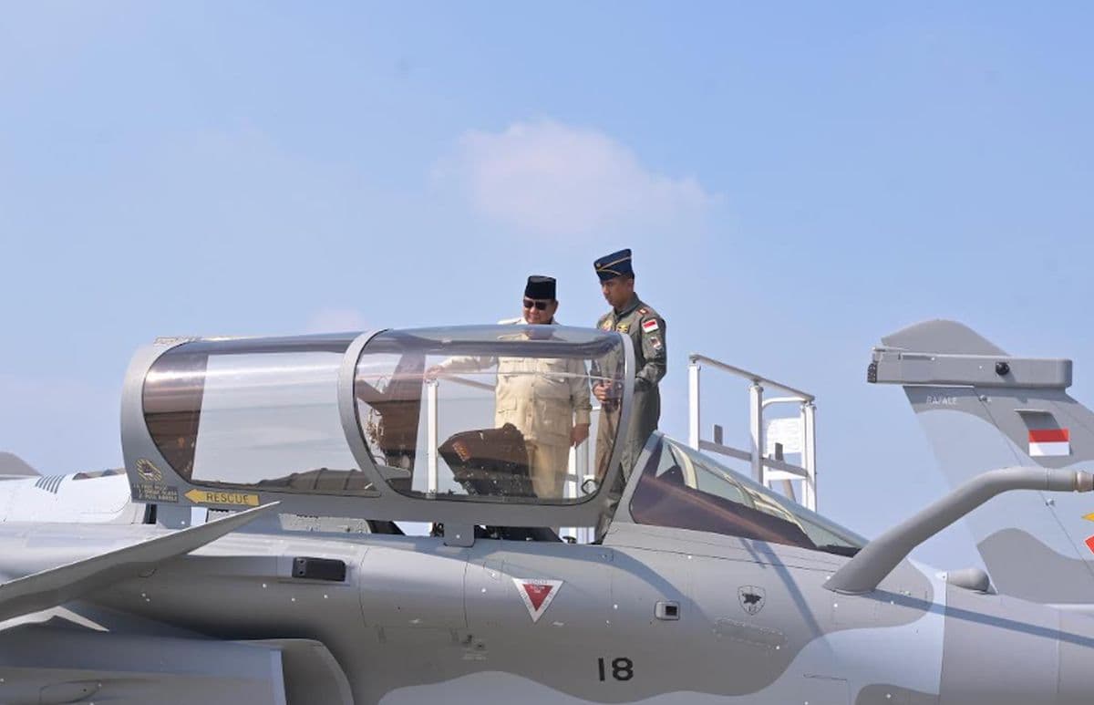 Momen Prabowo Cek Kokpit Jet Tempur Rafale Buatan Prancis Momen Prabowo Cek Kokpit Jet Tempur Rafale Buatan Prancis