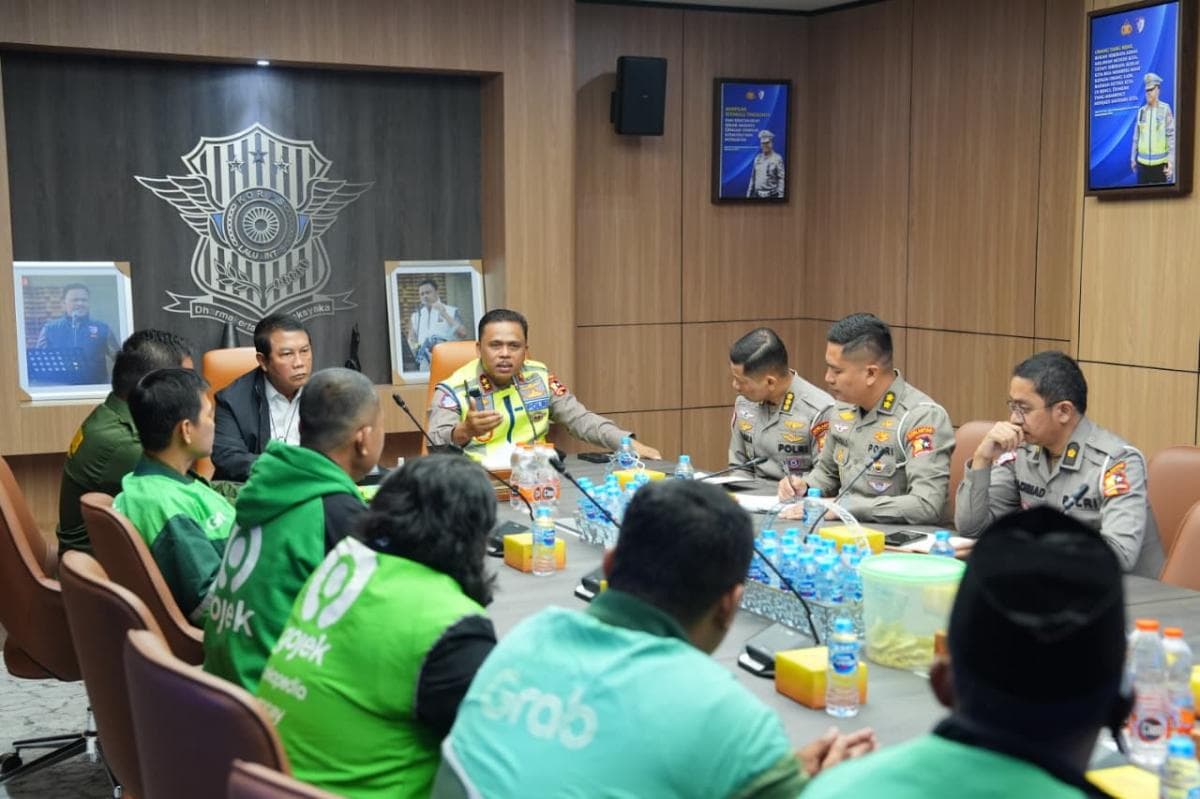 Bahas Asosiasi Ojol Nusantara, Kakorlantas Ungkap Pentingnya Sinergisitas Bahas Asosiasi Ojol Nusantara, Kakorlantas Ungkap Pentingnya Sinergisitas