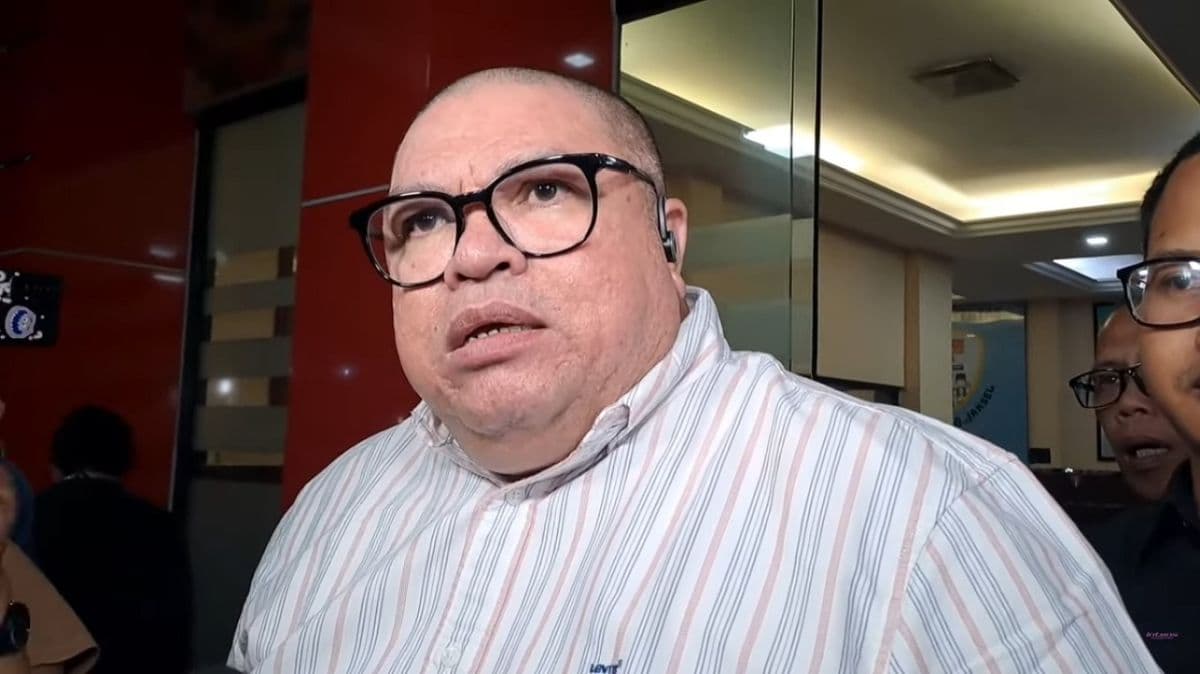 Kubu Roy Suryo Desak Kejaksaan Segera Eksekusi Razman Nasution Kubu Roy Suryo Desak Kejaksaan Segera Eksekusi Razman Nasution
