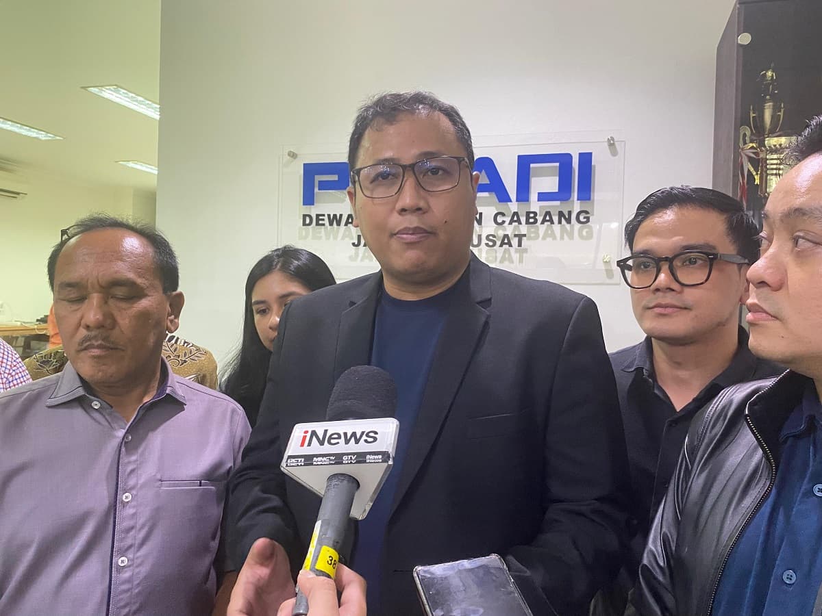 Tama S. Langkun Soroti Maraknya Kriminalisasi Pembela HAM dan Advokat Tama S. Langkun Soroti Maraknya Kriminalisasi Pembela HAM dan Advokat