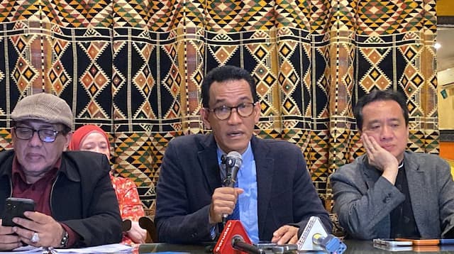 Polisi Akan Limpahkan Perkara Roy Suryo Cs, Refly Harun: Pernyataan Normatif! Polisi Akan Limpahkan Perkara Roy Suryo Cs, Refly Harun: Pernyataan Normatif!