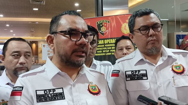 Buntut Ucapan Masyarakat Sumbar Barbar, Abu Janda Dilaporkan ke Bareskrim Terkait Ujaran SARA Buntut Ucapan Masyarakat Sumbar Barbar, Abu Janda Dilaporkan ke Bareskrim Terkait Ujaran SARA