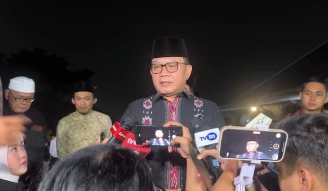 Melayat, KSP Dudung: Ryamizard Ryacudu Prajurit Sejati Melayat, KSP Dudung: Ryamizard Ryacudu Prajurit Sejati