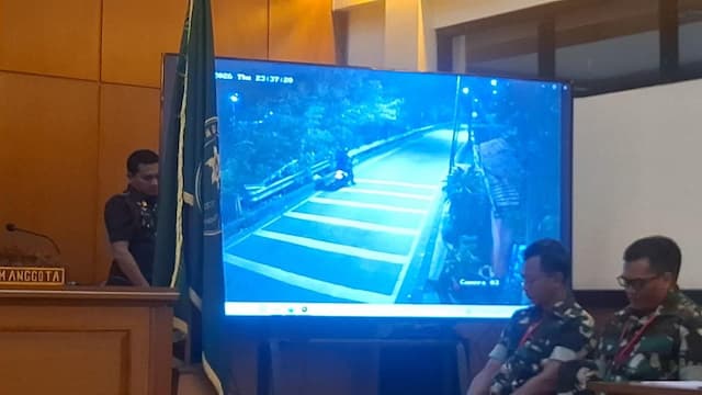 Pengadilan Militer Putar CCTV Penyiraman Air Keras Andrie Yunus dari Puspom TNI Pengadilan Militer Putar CCTV Penyiraman Air Keras Andrie Yunus dari Puspom TNI