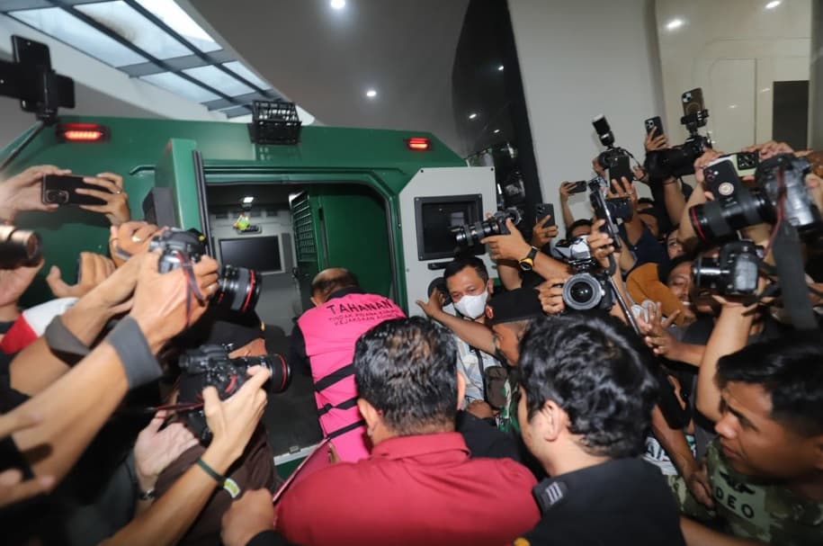 Kasus Korupsi MBG, Kejagung Geledah Rumah Dadan Hindayana dan 2 Tersangka Kasus Korupsi MBG, Kejagung Geledah Rumah Dadan Hindayana dan 2 Tersangka