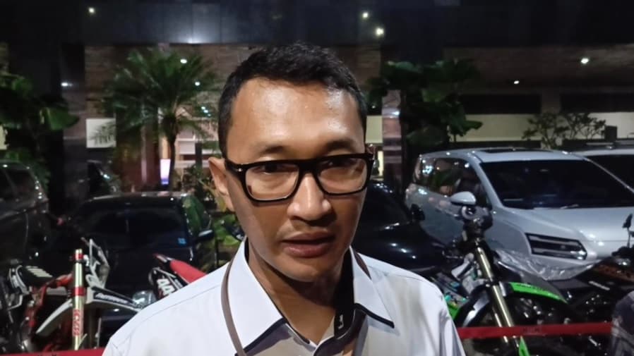 KPK Tangkap 17 Orang Terkait OTT di Jakbar, Termasuk Mantan Plt Dirjen Imigrasi Safar Godam KPK Tangkap 17 Orang Terkait OTT di Jakbar, Termasuk Mantan Plt Dirjen Imigrasi Safar Godam