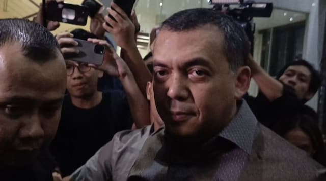 Silmy Karim Serahkan Diri ke KPK, Rumah Digeledah dan Mobil Mewah Disegel Silmy Karim Serahkan Diri ke KPK, Rumah Digeledah dan Mobil Mewah Disegel
