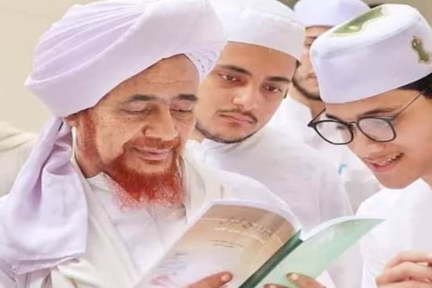 5 Karomah Habib Umar bin Hafidz yang Menakjubkan 5 Karomah Habib Umar bin Hafidz yang Menakjubkan