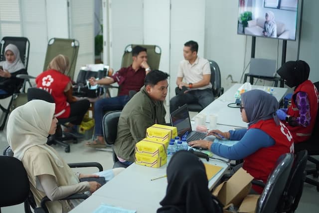 Perayaan 1 Dekade, Environesia Group Gelar Aksi Donor Darah Perayaan 1 Dekade, Environesia Group Gelar Aksi Donor Darah