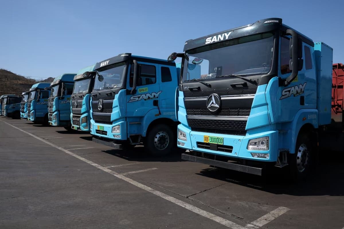 Perang Iran Bikin Harga Diesel Mahal: Truk Listrik Mulai Jadi Rebutan! Perang Iran Bikin Harga Diesel Mahal: Truk Listrik Mulai Jadi Rebutan!