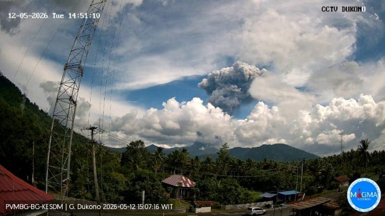 Gunung Dukono Kembali Erupsi Dahsyat Siang Hari Ini, Tinggi Kolom Abu 4.300 Meter Gunung Dukono Kembali Erupsi Dahsyat Siang Hari Ini, Tinggi Kolom Abu 4.300 Meter