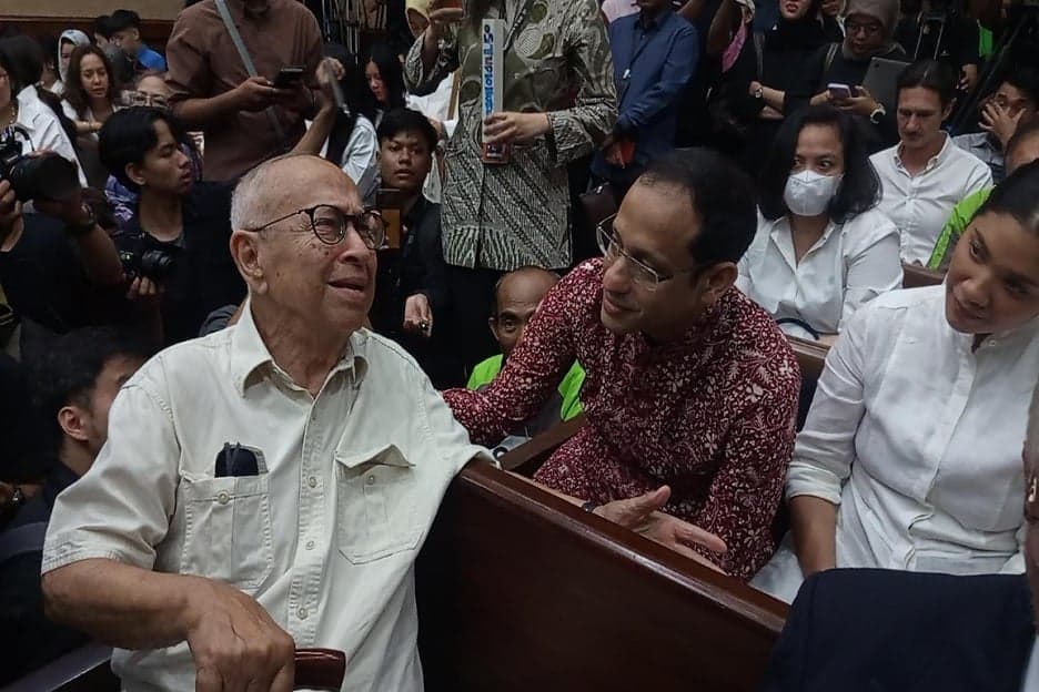 Ayah, Ibu, hingga Istri Beri Dukungan Langsung ke Nadiem di Sidang Tuntutan Chromebook Ayah, Ibu, hingga Istri Beri Dukungan Langsung ke Nadiem di Sidang Tuntutan Chromebook
