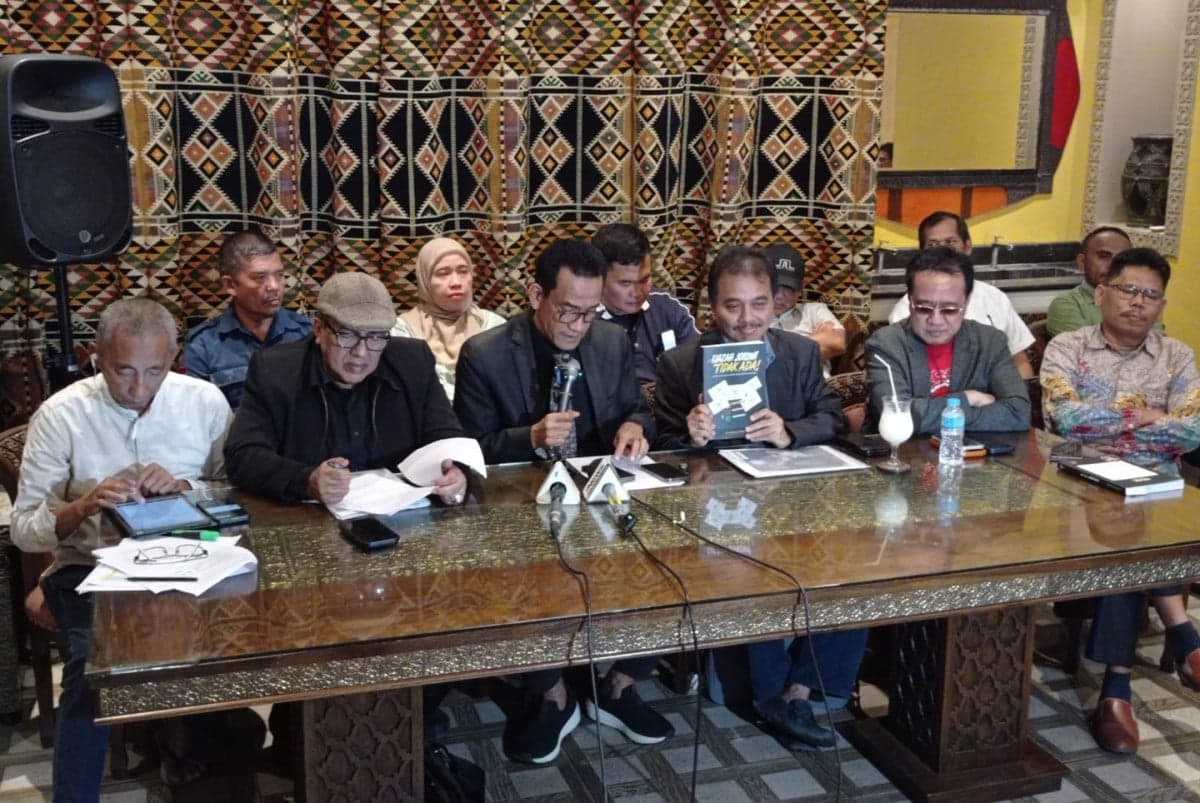 Refly Harun Ragukan Kasus Ijazah Jokowi Bisa P21 Refly Harun Ragukan Kasus Ijazah Jokowi Bisa P21