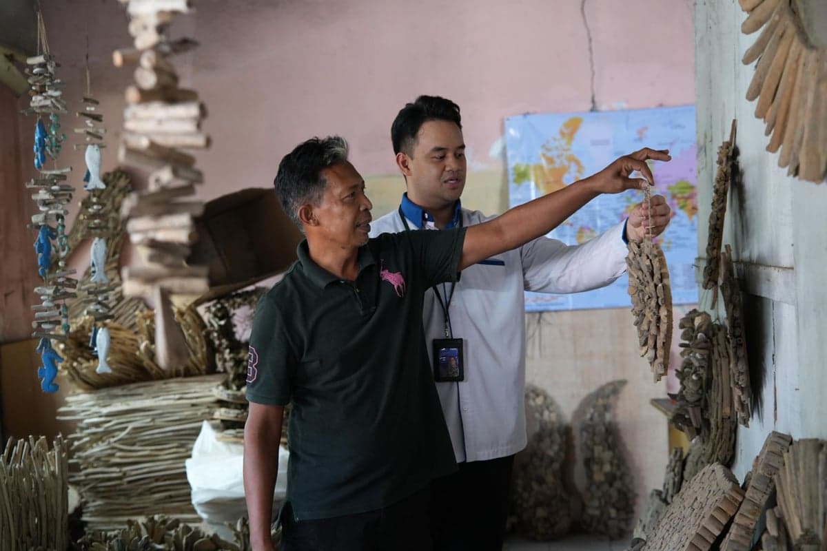 Dari Limbah Pantai Jadi Cuan: Kayu Laut Disulap Menjadi Kerajinan Ekspor Dari Limbah Pantai Jadi Cuan: Kayu Laut Disulap Menjadi Kerajinan Ekspor