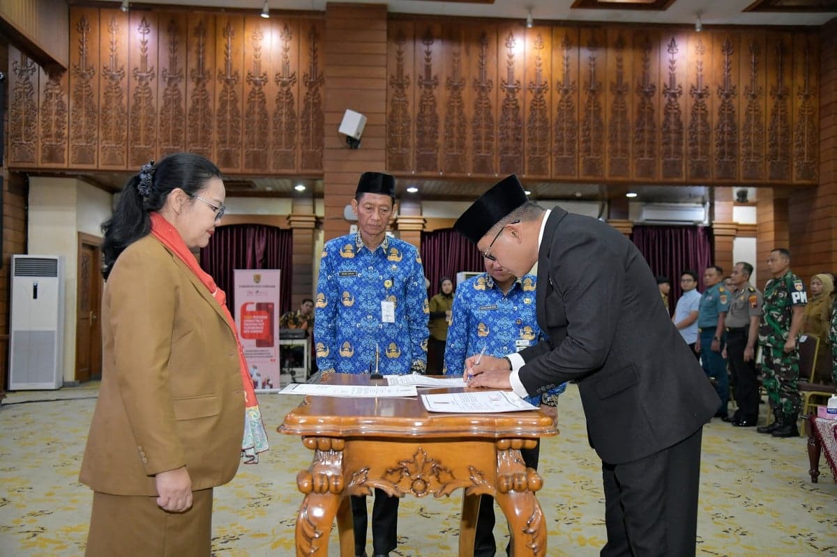 Wali Kota Agustina Resmi Lantik Handi Priyanto Sebagai Sekda Kota Semarang Wali Kota Agustina Resmi Lantik Handi Priyanto Sebagai Sekda Kota Semarang
