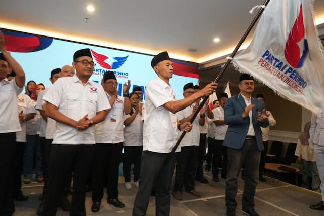 Bidik Basis Santri Jawa Timur, Partai Perindo Resmi Lantik Cak Jaz sebagai Ketua DPW Bidik Basis Santri Jawa Timur, Partai Perindo Resmi Lantik Cak Jaz sebagai Ketua DPW