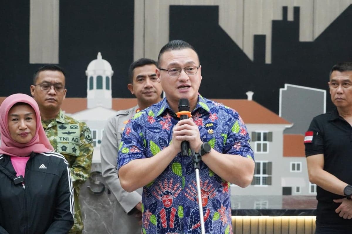 Jakarta Barat Dijuluki Gotham City, Kenneth DPRD Mau Jadi Batman Jakarta Barat Dijuluki Gotham City, Kenneth DPRD Mau Jadi Batman