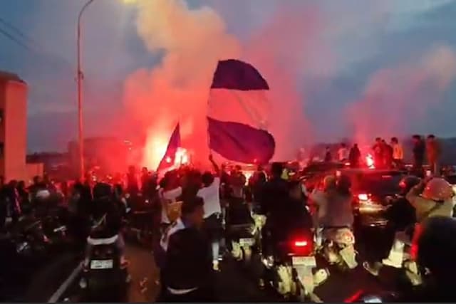 Persib Juara Super League, Ribuan Bobotoh Tumpah Ruah di Fly Over Pasopati Persib Juara Super League, Ribuan Bobotoh Tumpah Ruah di Fly Over Pasopati