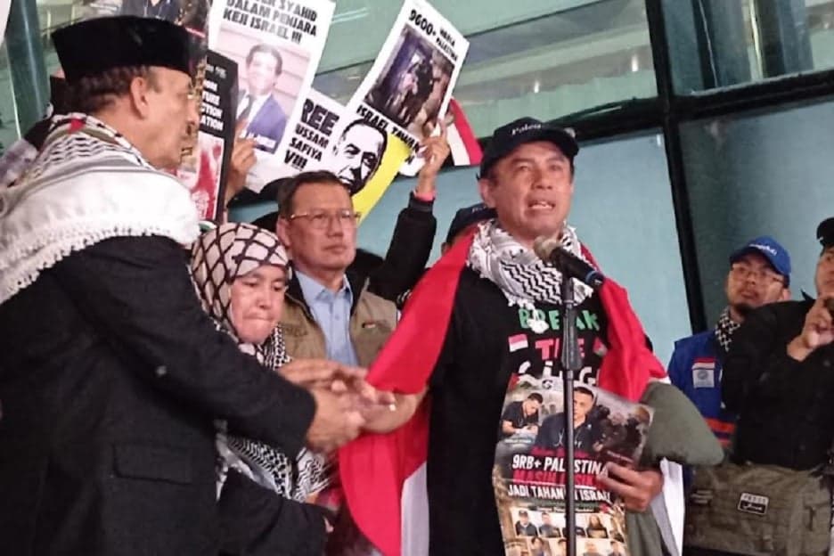 Pulang ke Tanah Air, Relawan WNI Ceritakan Brutalnya Penyiksaan Tentara Israel Pulang ke Tanah Air, Relawan WNI Ceritakan Brutalnya Penyiksaan Tentara Israel