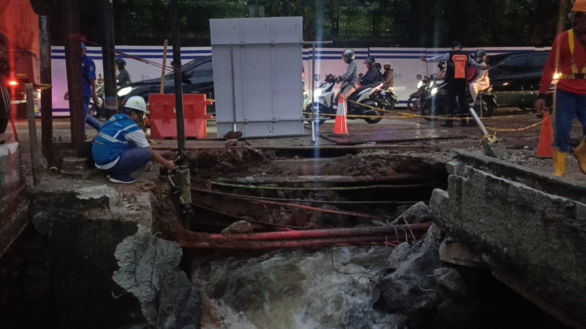 Perbaikan Jalan Ambles di Lenteng Agung Bikin Macet, Kasudin SDA Jaksel Minta Maaf Perbaikan Jalan Ambles di Lenteng Agung Bikin Macet, Kasudin SDA Jaksel Minta Maaf