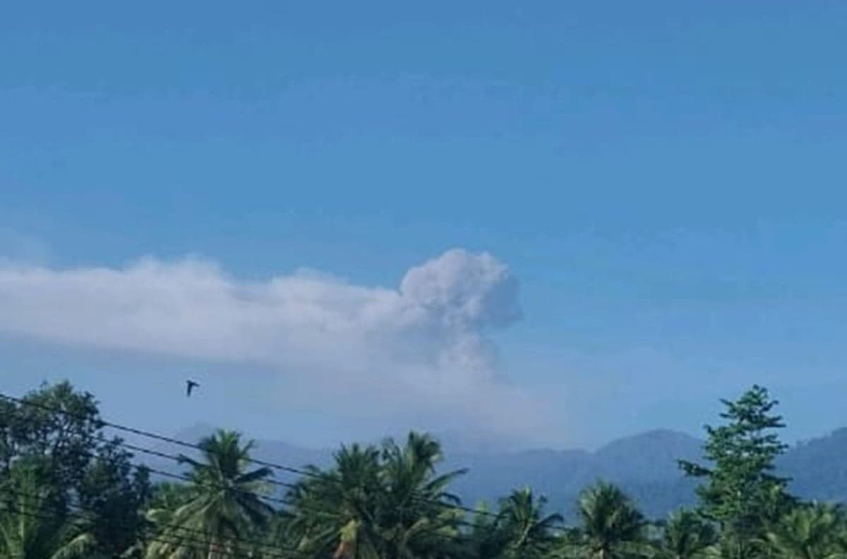 Gunung Dukono Erupsi Pagi Ini, Luncurkan 1.300 Meter Abu Vulkanik Gunung Dukono Erupsi Pagi Ini, Luncurkan 1.300 Meter Abu Vulkanik