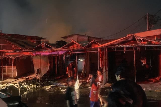 6 Orang Korban Kebakaran Pasar Jiung Kemayoran Dilarikan ke Rumah Sakit Hermina 6 Orang Korban Kebakaran Pasar Jiung Kemayoran Dilarikan ke Rumah Sakit Hermina