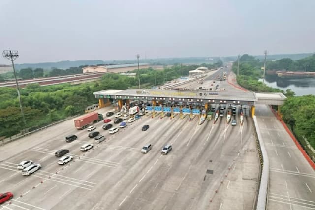 50.342 Kendaraan dari Arah Trans Jawa Kembali ke Jakarta 50.342 Kendaraan dari Arah Trans Jawa Kembali ke Jakarta