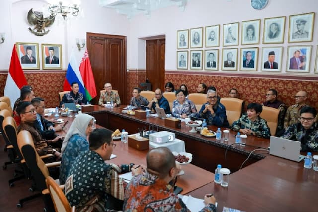 Menko AHY Dorong Diaspora Indonesia di Rusia Bentuk Asosiasi Pengusaha Menko AHY Dorong Diaspora Indonesia di Rusia Bentuk Asosiasi Pengusaha