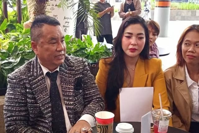 Ini Deretan Pengacara Terkenal yang Menyita Perhatian Publik Ini Deretan Pengacara Terkenal yang Menyita Perhatian Publik