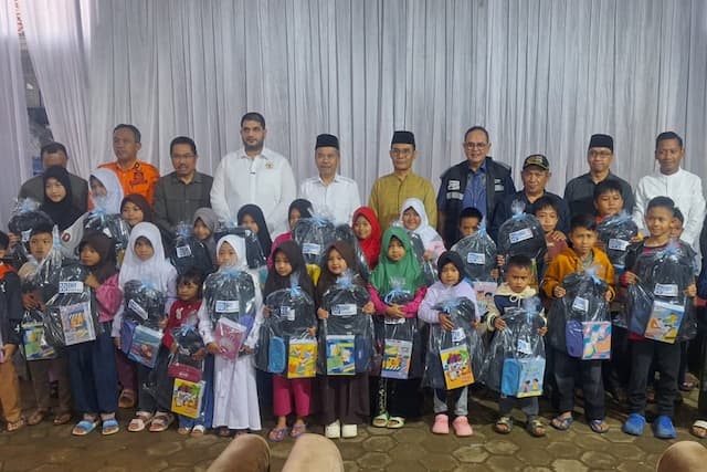 Kepedulian Longsor Cisarua KBB, BRI Insurance Salurkan Bantuan Air Bersih dan Perlengkapan Sekolah Kepedulian Longsor Cisarua KBB, BRI Insurance Salurkan Bantuan Air Bersih dan Perlengkapan Sekolah