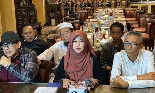 Dokter Tifa Ungkap Dibujuk 2 Termul Ajukan Restorative Justice di Kasus Ijazah Jokowi Dokter Tifa Ungkap Dibujuk 2 Termul Ajukan Restorative Justice di Kasus Ijazah Jokowi