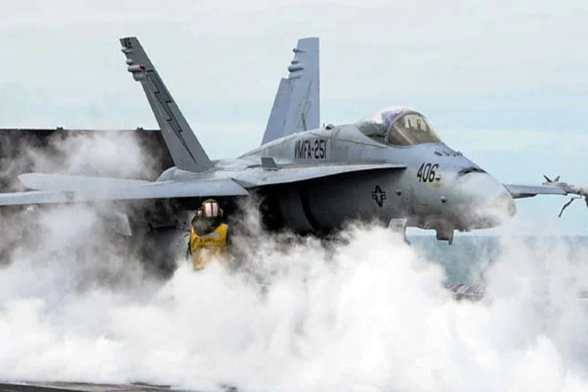 Iran Klaim Tembak Jatuh Jet Tempur F-18 AS, Amerika Sibuk Cek Fakta Iran Klaim Tembak Jatuh Jet Tempur F-18 AS, Amerika Sibuk Cek Fakta