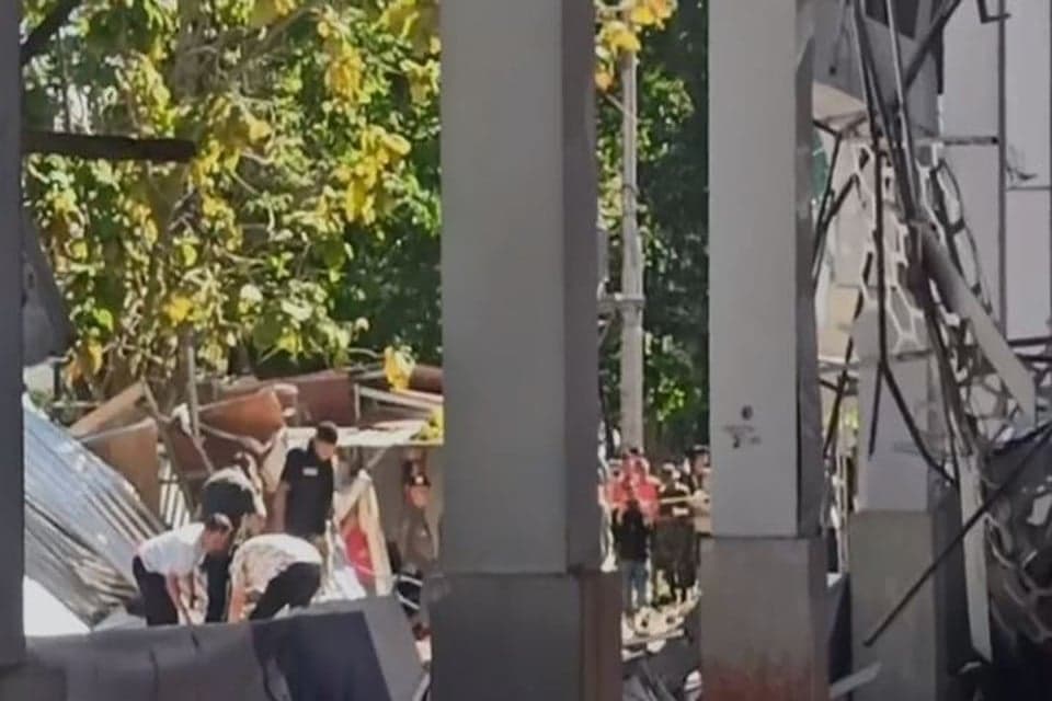 Penampakan Gedung KONI Manado Rusak Akibat Gempa Bitung M7,6 Penampakan Gedung KONI Manado Rusak Akibat Gempa Bitung M7,6