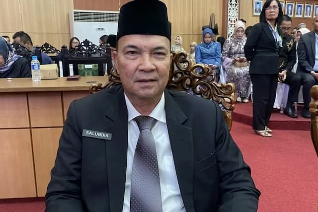 Anggota DPRD Salundik Dukung Program Beasiswa untuk Perkuat SDM dan Ekonomi Kerakyatan Anggota DPRD Salundik Dukung Program Beasiswa untuk Perkuat SDM dan Ekonomi Kerakyatan