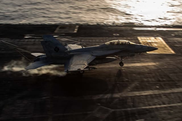 IRGC Ancam Semua Kapal Perang AS Akan Bernasib Sama seperti USS Gerald R Ford IRGC Ancam Semua Kapal Perang AS Akan Bernasib Sama seperti USS Gerald R Ford