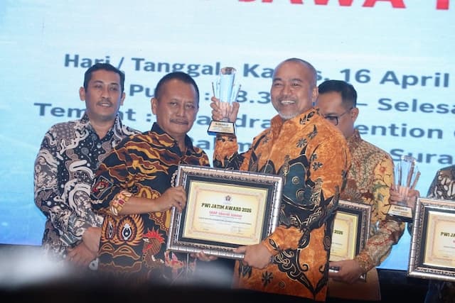 Banyak Ungkap Kejahatan, Dua Perwira Reskrim Polda Jatim Raih PWI Jatim Award Banyak Ungkap Kejahatan, Dua Perwira Reskrim Polda Jatim Raih PWI Jatim Award