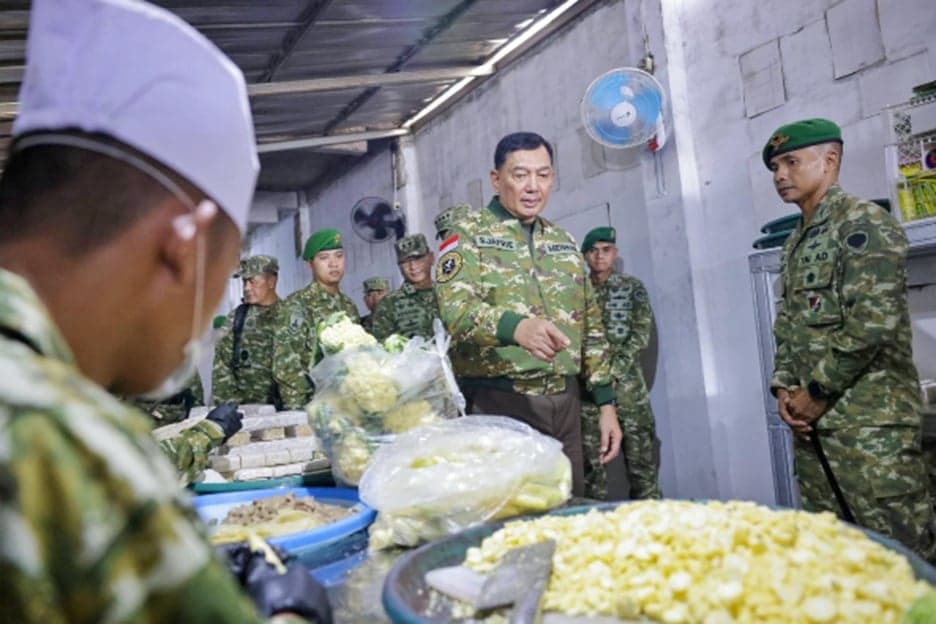 Tinjau Brigif TP 34-Yonif TP 889, Menhan Tekankan Jiwa Korsa dan Kepatuhan pada Pimpinan Tinjau Brigif TP 34-Yonif TP 889, Menhan Tekankan Jiwa Korsa dan Kepatuhan pada Pimpinan